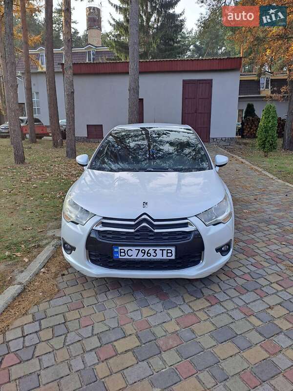 Хэтчбек Citroen DS4 2012 в Черновцах