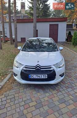 Хэтчбек Citroen DS4 2012 в 