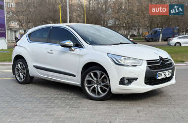 Хэтчбек Citroen DS4 2012 в 