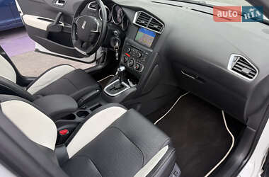 Хэтчбек Citroen DS4 2012 в 