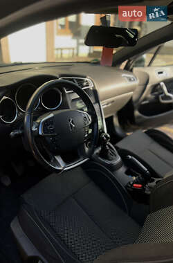 Хетчбек Citroen DS4 2012 в 