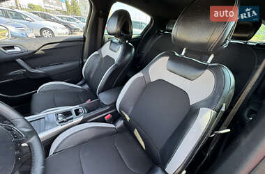 Хэтчбек Citroen DS4 2015 в 