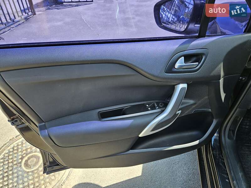 Хэтчбек Citroen DS4 2012 в Шостке фото 9 Хэтчбек Citroen DS4 2012 в Шостке