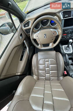 Хэтчбек Citroen DS4 2012 в 
