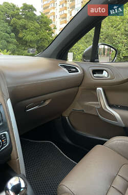 Хэтчбек Citroen DS4 2012 в 