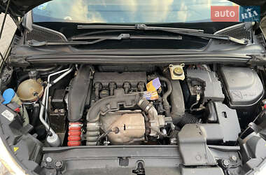 Хэтчбек Citroen DS4 2012 в 