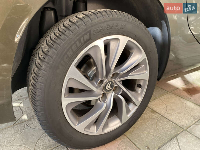 Хэтчбек Citroen DS4 2013 в Киеве