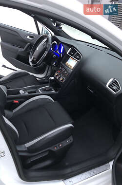 Хетчбек Citroen DS4 2014 в  фото 23 Хетчбек Citroen DS4 2014 в