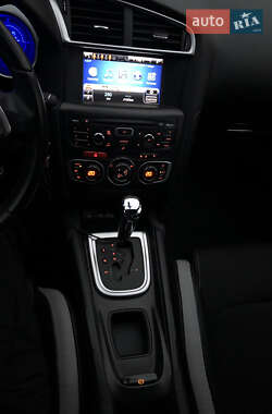 Хетчбек Citroen DS4 2014 в  фото 47 Хетчбек Citroen DS4 2014 в