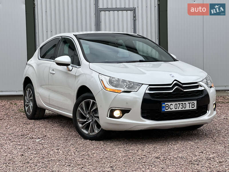 Хэтчбек Citroen DS4 2011 в 