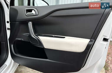 Хэтчбек Citroen DS4 2011 в 