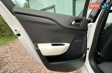 Хэтчбек Citroen DS4 2011 в 