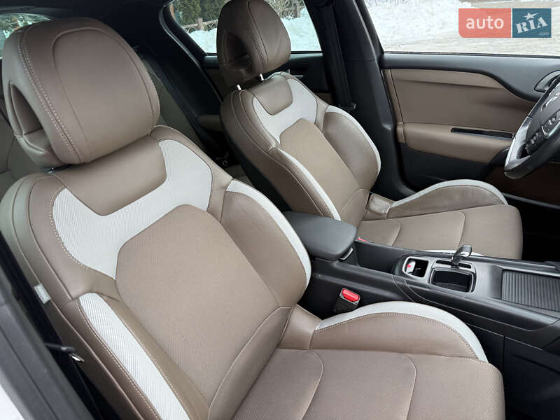 Хетчбек Citroen DS4 2012 в Стрию