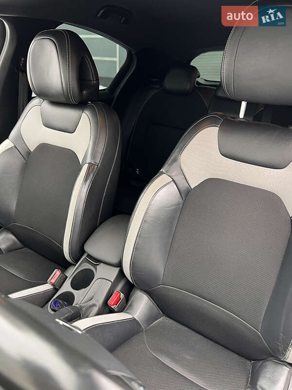 Хэтчбек Citroen DS4 2013 в Львове
