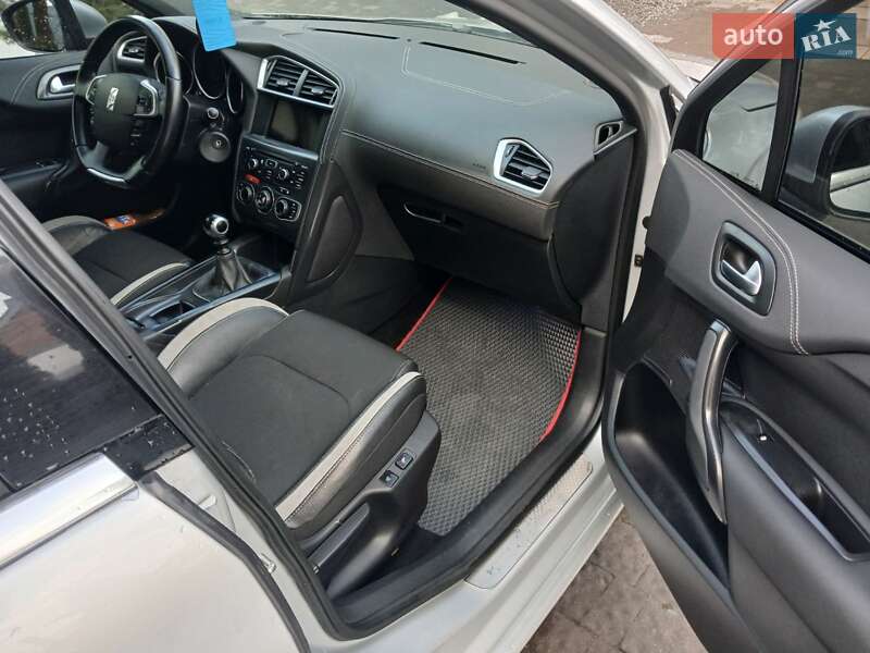 Хэтчбек Citroen DS4 2011 в Львове