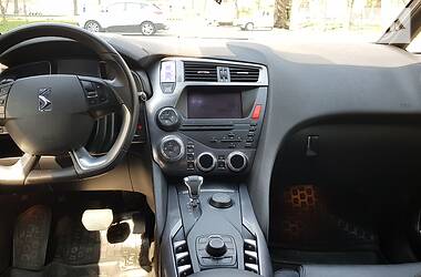 Хетчбек Citroen DS5 2012 в  фото 10 Хетчбек Citroen DS5 2012 в