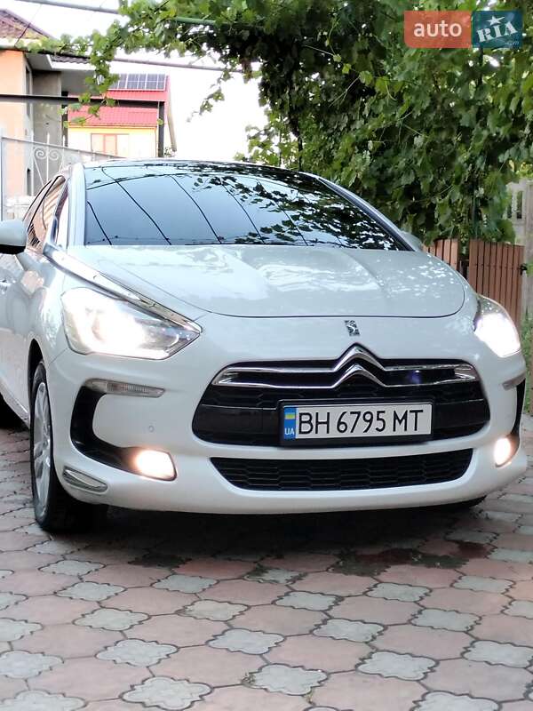 Хэтчбек Citroen DS5 2013 в Южном фото 29 Хэтчбек Citroen DS5 2013 в Южном