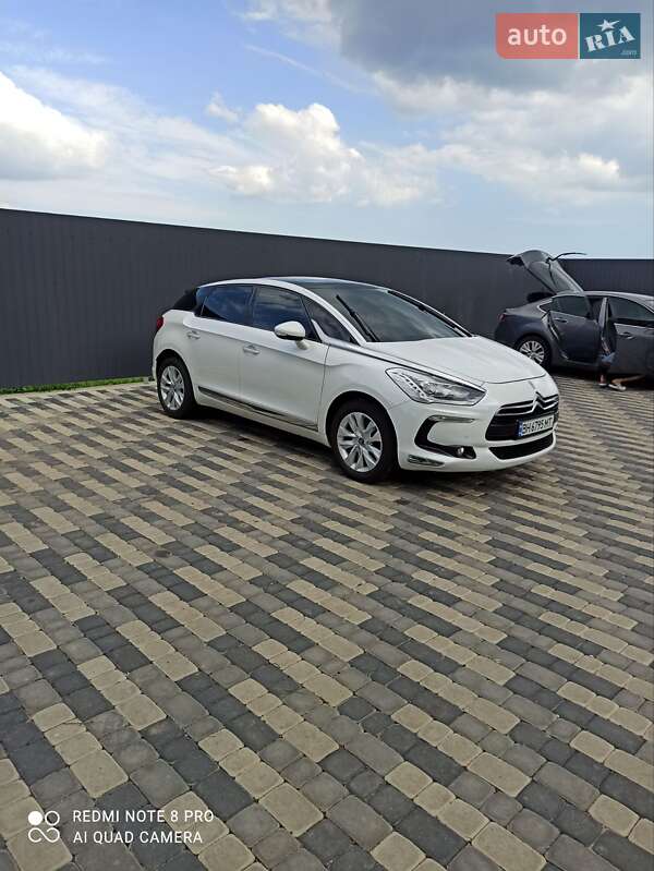 Хэтчбек Citroen DS5 2013 в Южном фото 6 Хэтчбек Citroen DS5 2013 в Южном