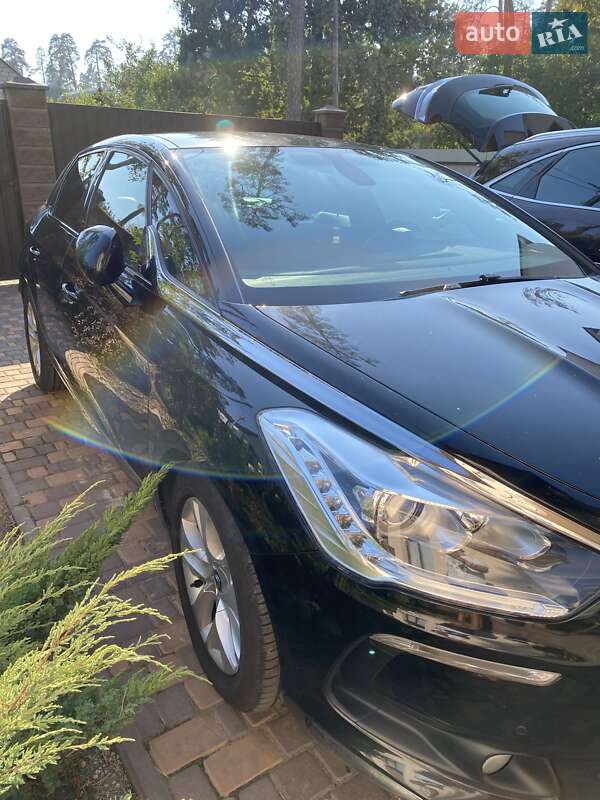 Хетчбек Citroen DS5 2014 в Києві