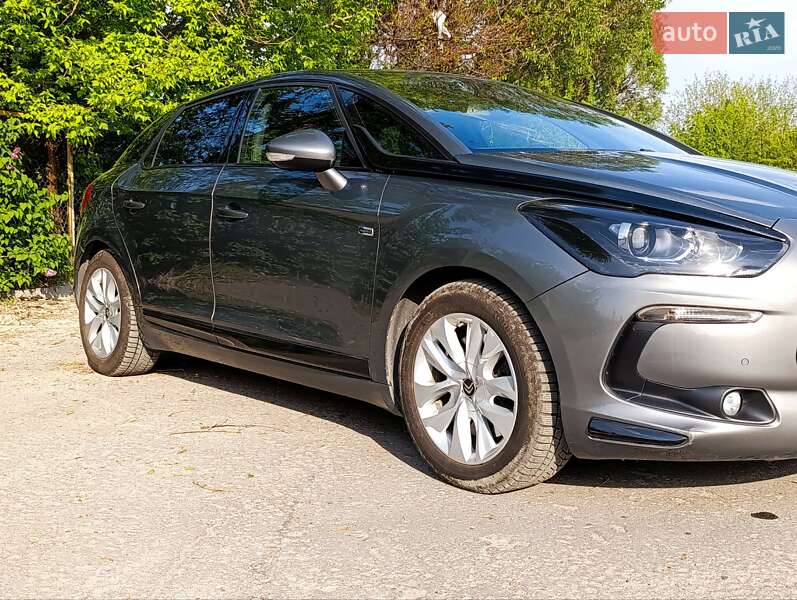 Хетчбек Citroen DS5 2013 в 