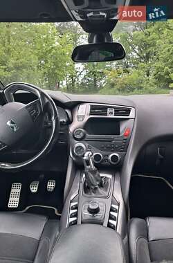 Хетчбек Citroen DS5 2012 в 
