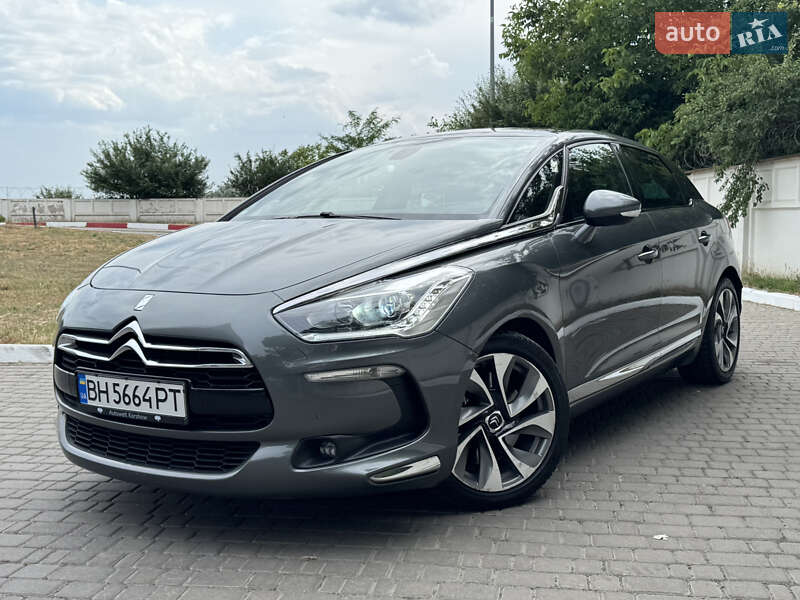 Хэтчбек Citroen DS5 2011 в 