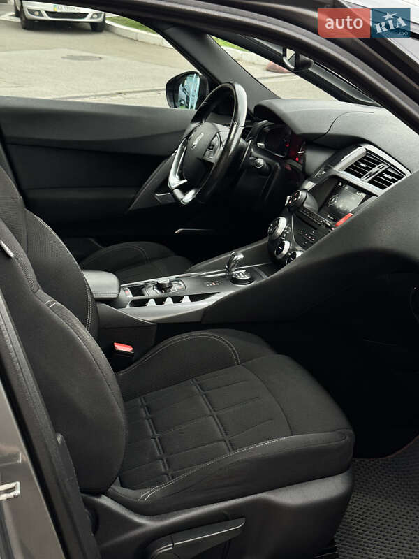 Хэтчбек Citroen DS5 2013 в Киеве