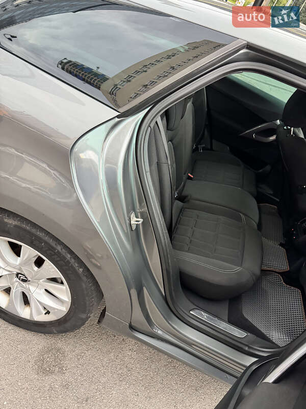 Хэтчбек Citroen DS5 2013 в Киеве