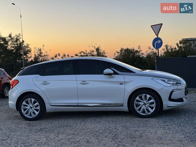 Хэтчбек Citroen DS5 2014 в Тернополе