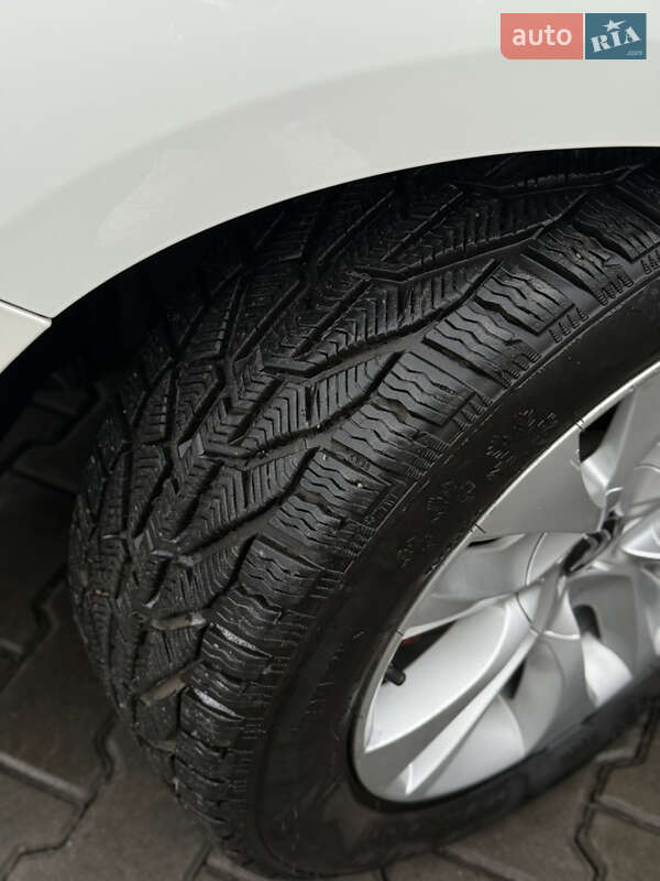 Хэтчбек Citroen DS5 2012 в Киеве фото 45 Хэтчбек Citroen DS5 2012 в Киеве