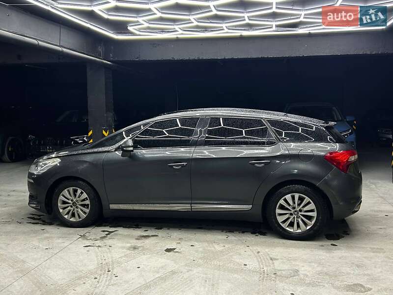 Хэтчбек Citroen DS5 2014 в Черновцах