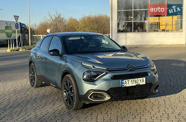 Хэтчбек Citroen e-C4 2022 в 