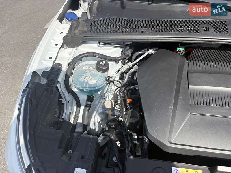Хэтчбек Citroen e-C4 2021 в Львове