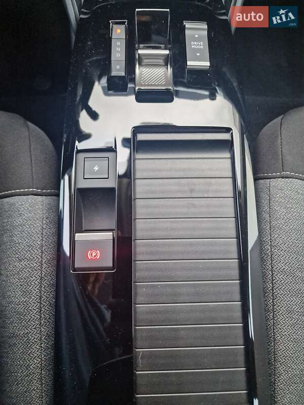 Хэтчбек Citroen e-C4 2022 в Львове