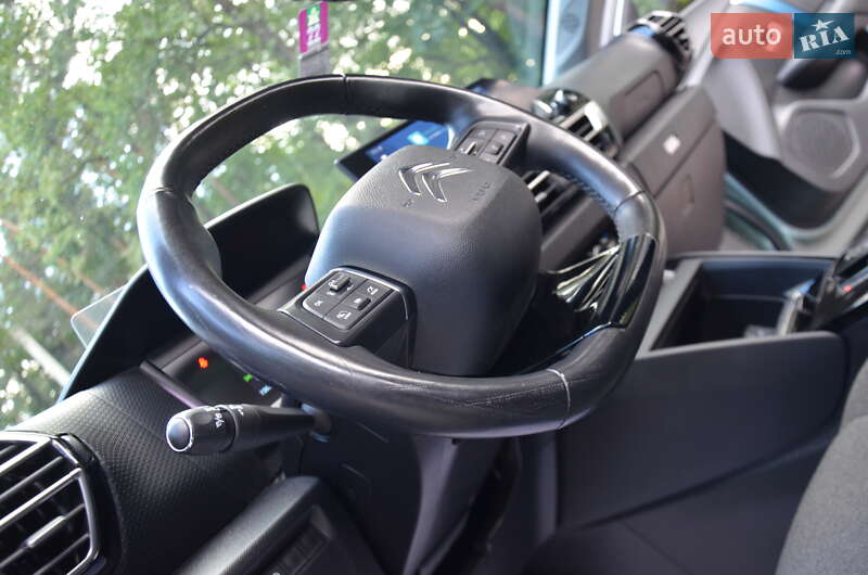Хэтчбек Citroen e-C4 2021 в Стрые