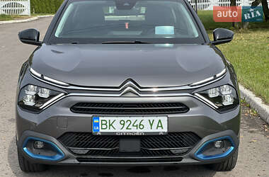 Хэтчбек Citroen e-C4 2022 в 