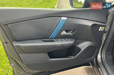 Хэтчбек Citroen e-C4 2022 в 