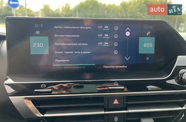 Хэтчбек Citroen e-C4 2022 в 