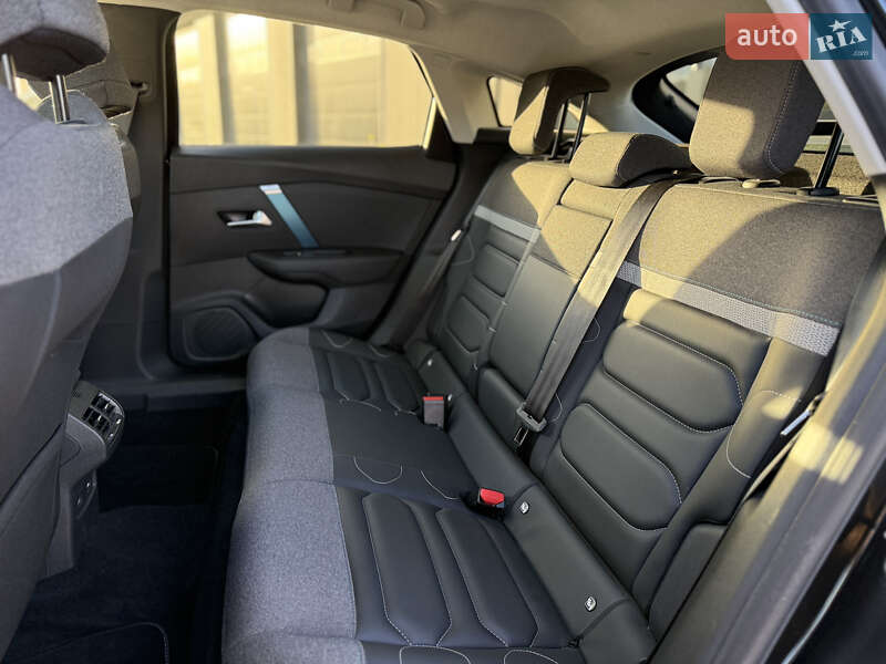 Хэтчбек Citroen e-C4 2021 в Городке