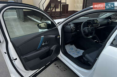 Хэтчбек Citroen e-C4 2023 в 