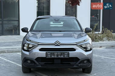 Хетчбек Citroen e-C4 2021 в  фото 2 Хетчбек Citroen e-C4 2021 в