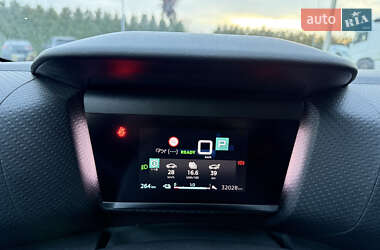 Хетчбек Citroen e-C4 2021 в  фото 12 Хетчбек Citroen e-C4 2021 в