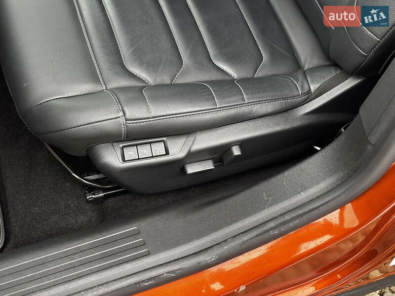 Хэтчбек Citroen e-C4 2021 в Львове