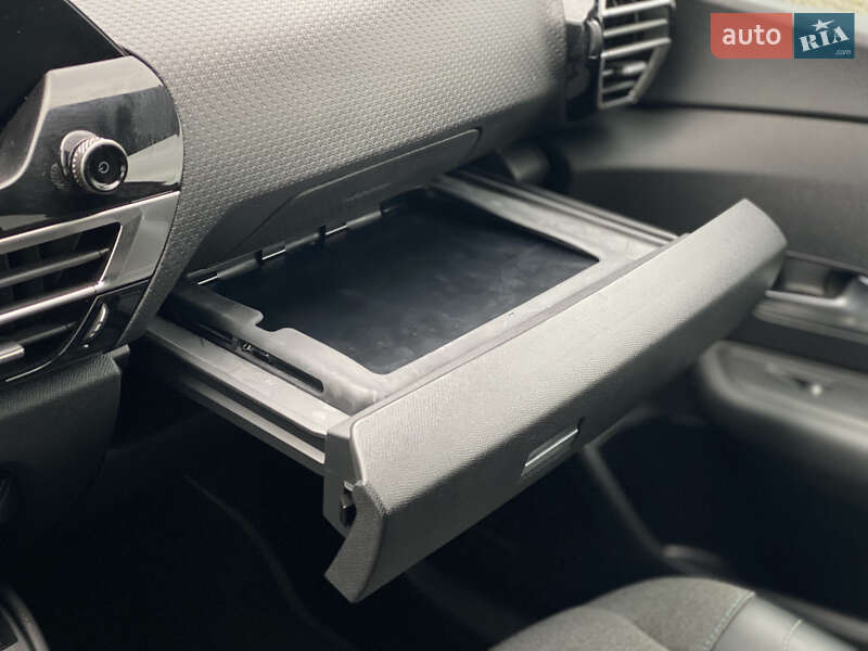 Хетчбек Citroen e-C4 2021 в Луцьку фото 117 Хетчбек Citroen e-C4 2021 в Луцьку