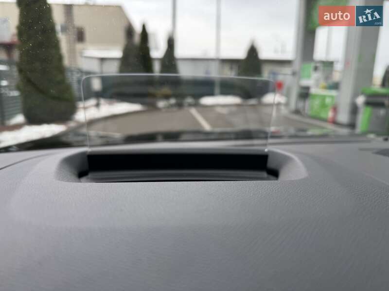 Хэтчбек Citroen e-C4 2022 в Львове