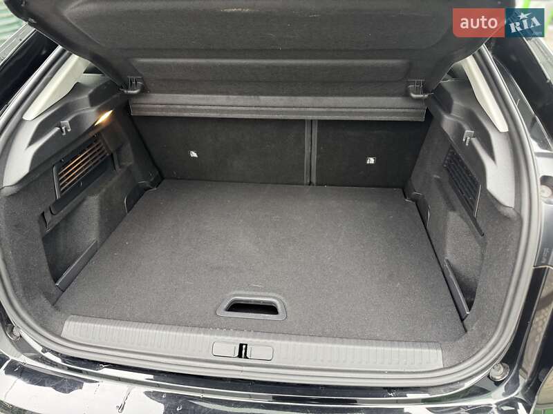 Хэтчбек Citroen e-C4 2022 в Львове