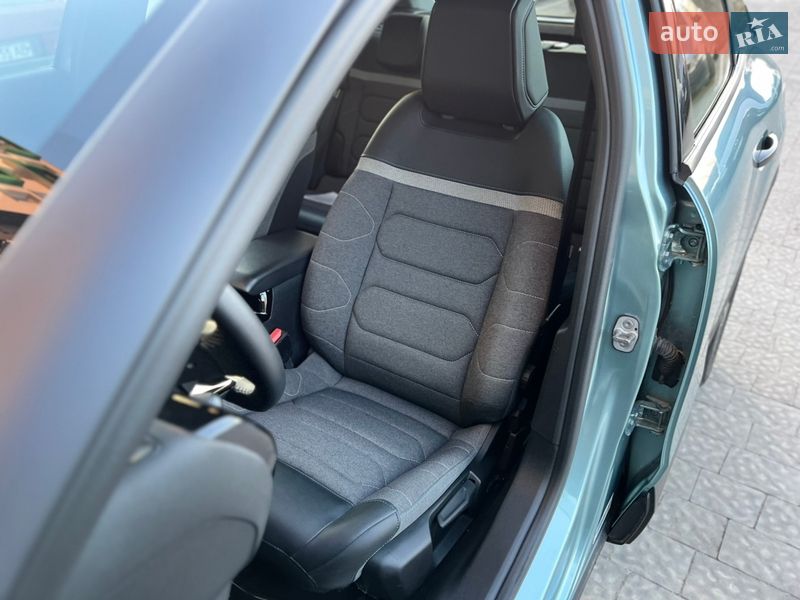Хэтчбек Citroen e-C4 2022 в Львове