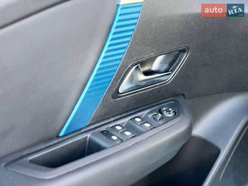 Хэтчбек Citroen e-C4 2022 в Львове