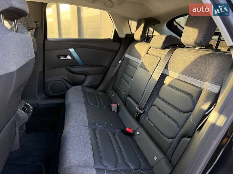 Хэтчбек Citroen e-C4 2021 в Городке