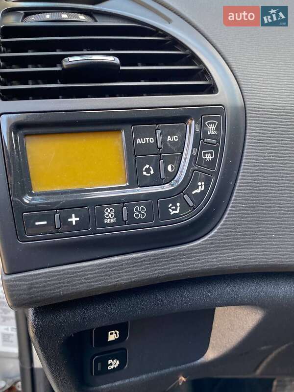 Универсал Citroen Grand C4 Picasso 2011 в Ровно